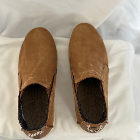 OluKai Tan Ankle Boots with Elastic Panels - Picture 5 of 7